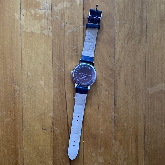 💎 Vegan Leather Watch - Picture 4 of 5